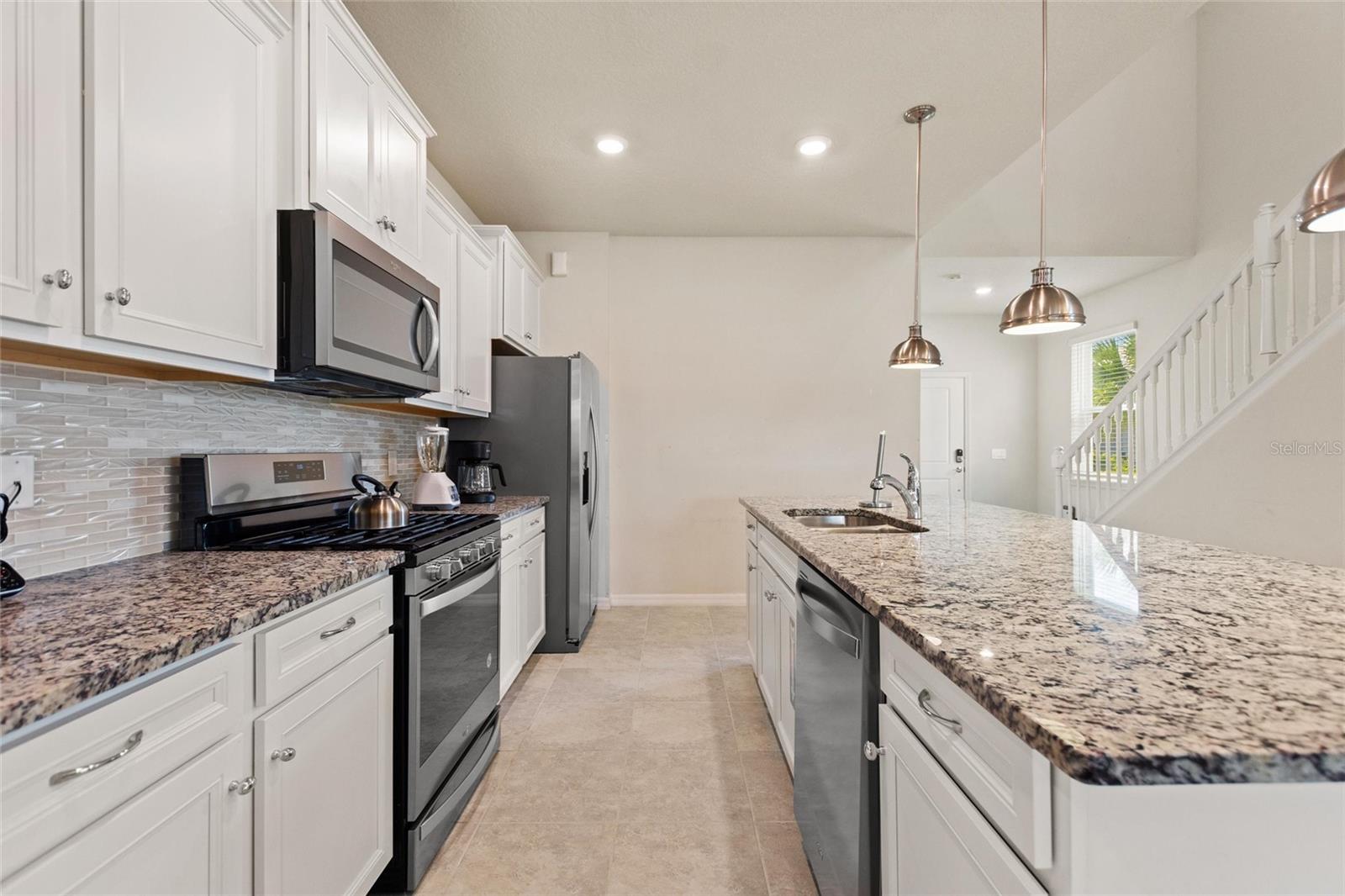 7380 Oakmoss Loop Property Photo 8