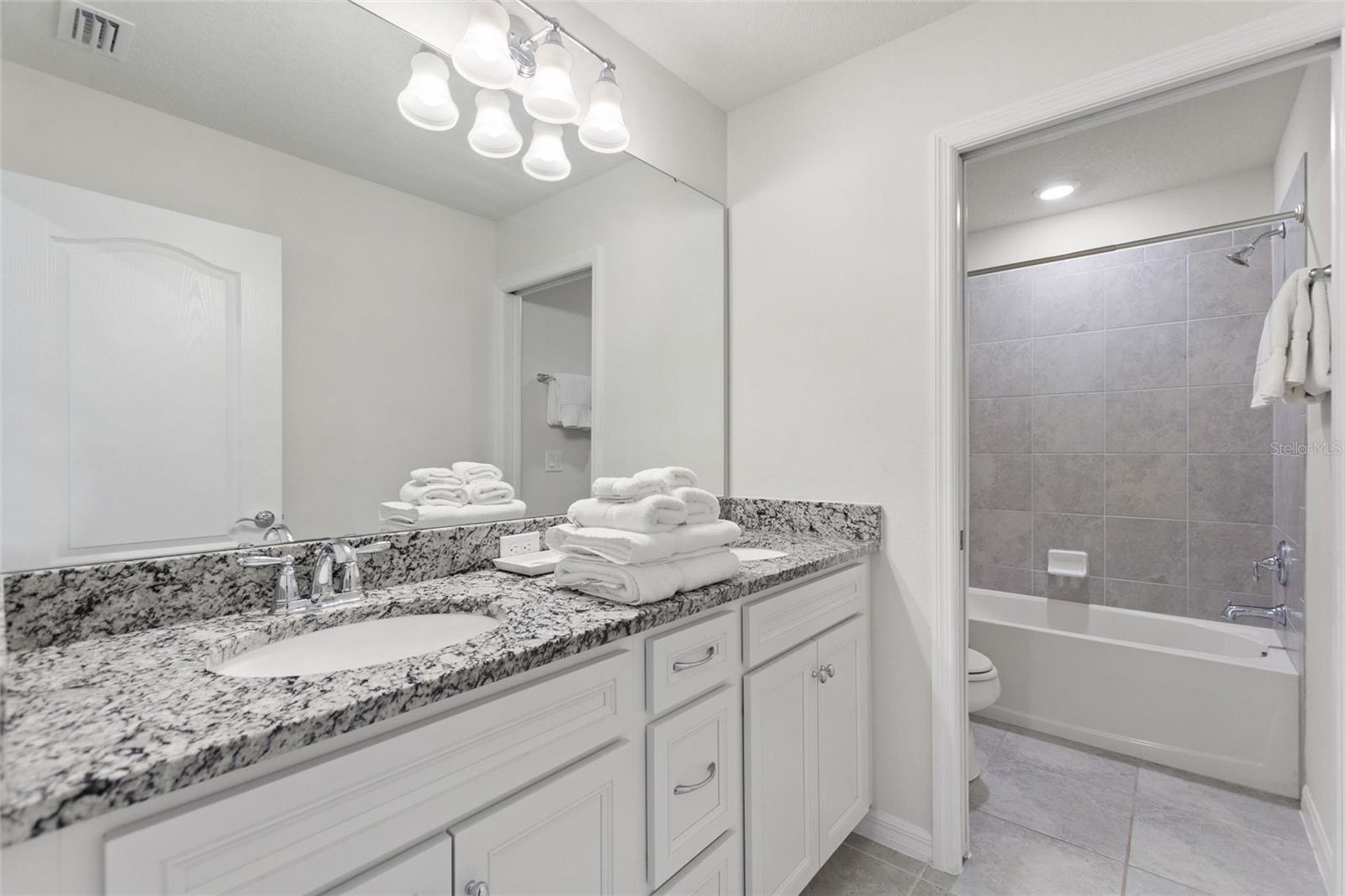 7380 Oakmoss Loop Property Photo 28