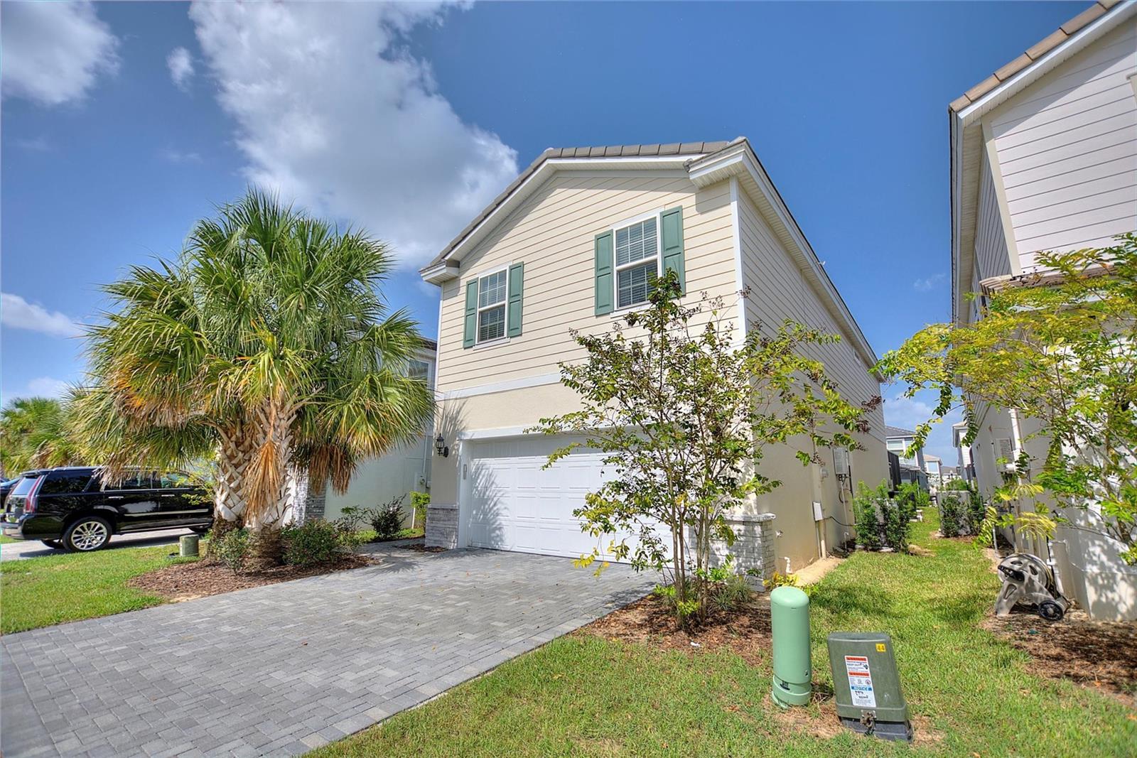 7384 Oakmoss Loop Property Photo 1