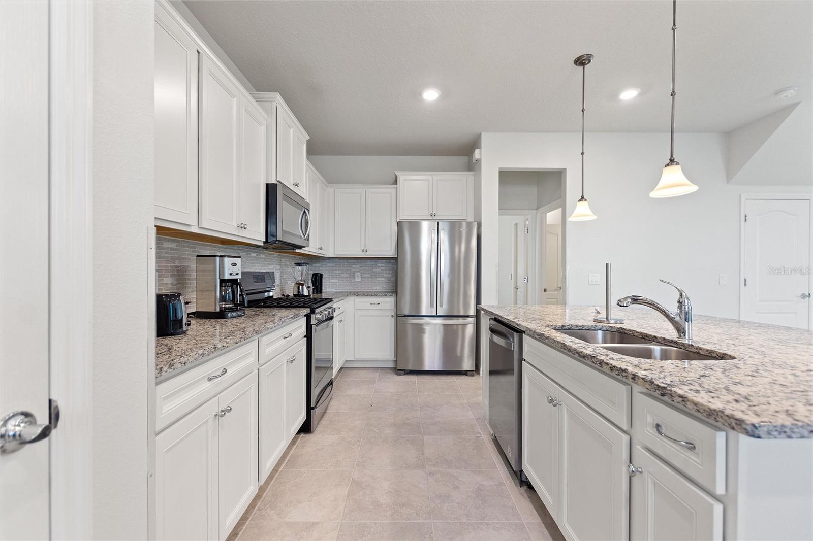 7384 Oakmoss Loop Property Photo 9
