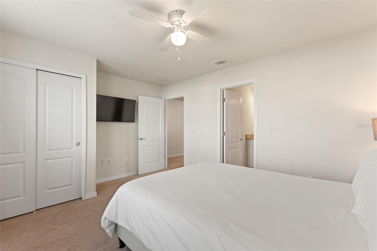 7384 Oakmoss Loop Property Photo 19