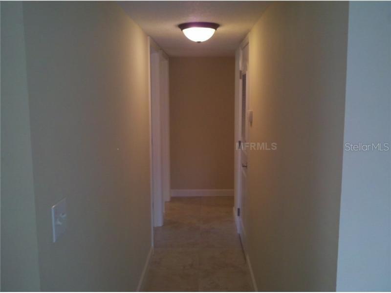 829 E Wildmere Ave Property Photo 6