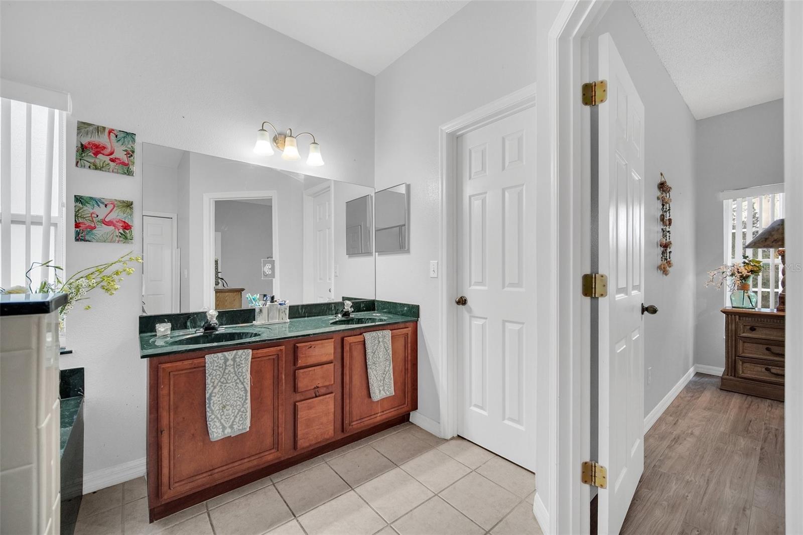 541 Castlemain Cir Property Photo 18