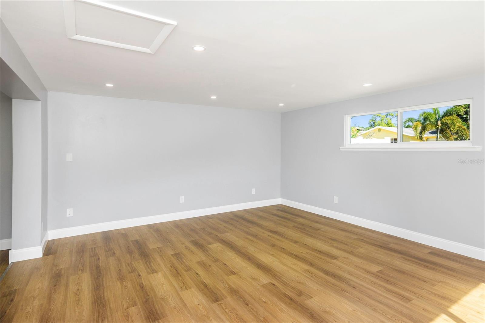 1004 Greenleaf Way Property Photo 14