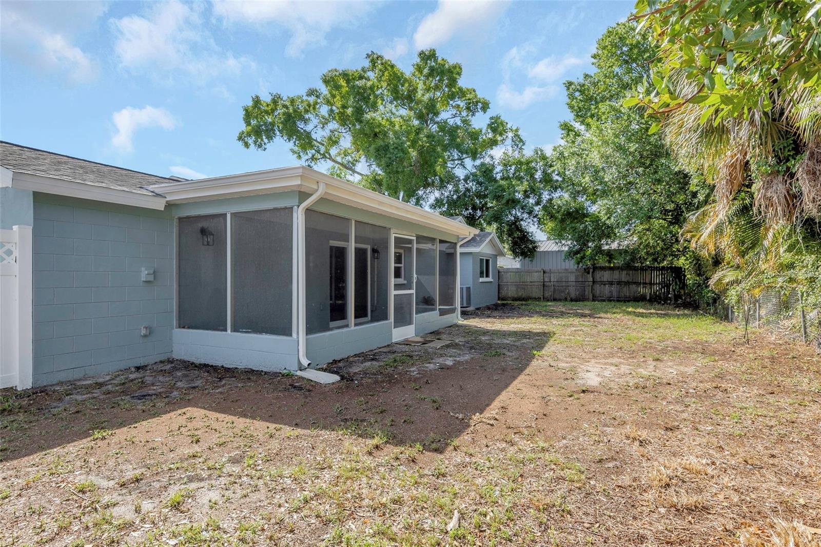 1004 Greenleaf Way Property Photo 30
