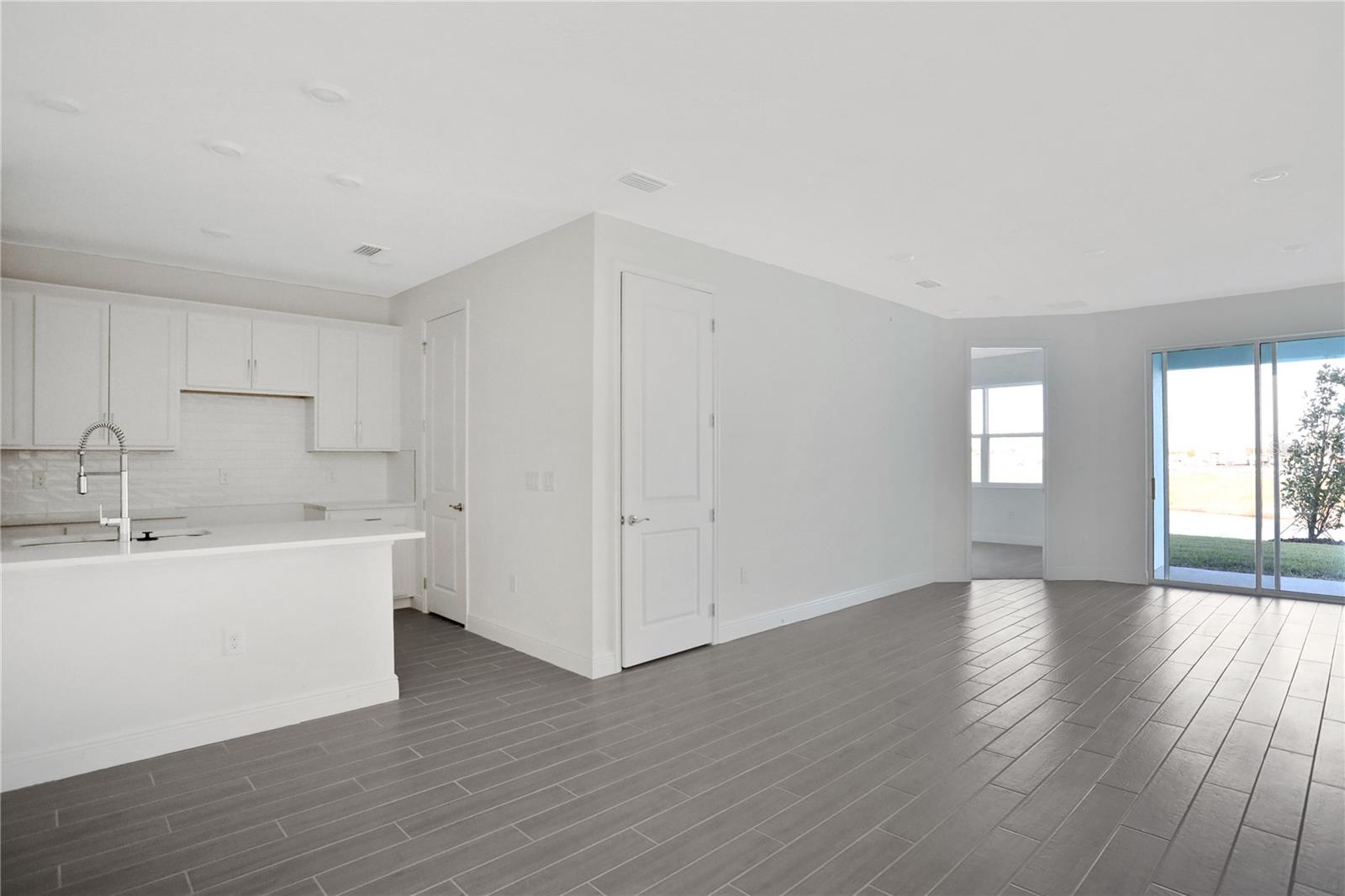 9144 Gulf Haven Dr Property Photo 5