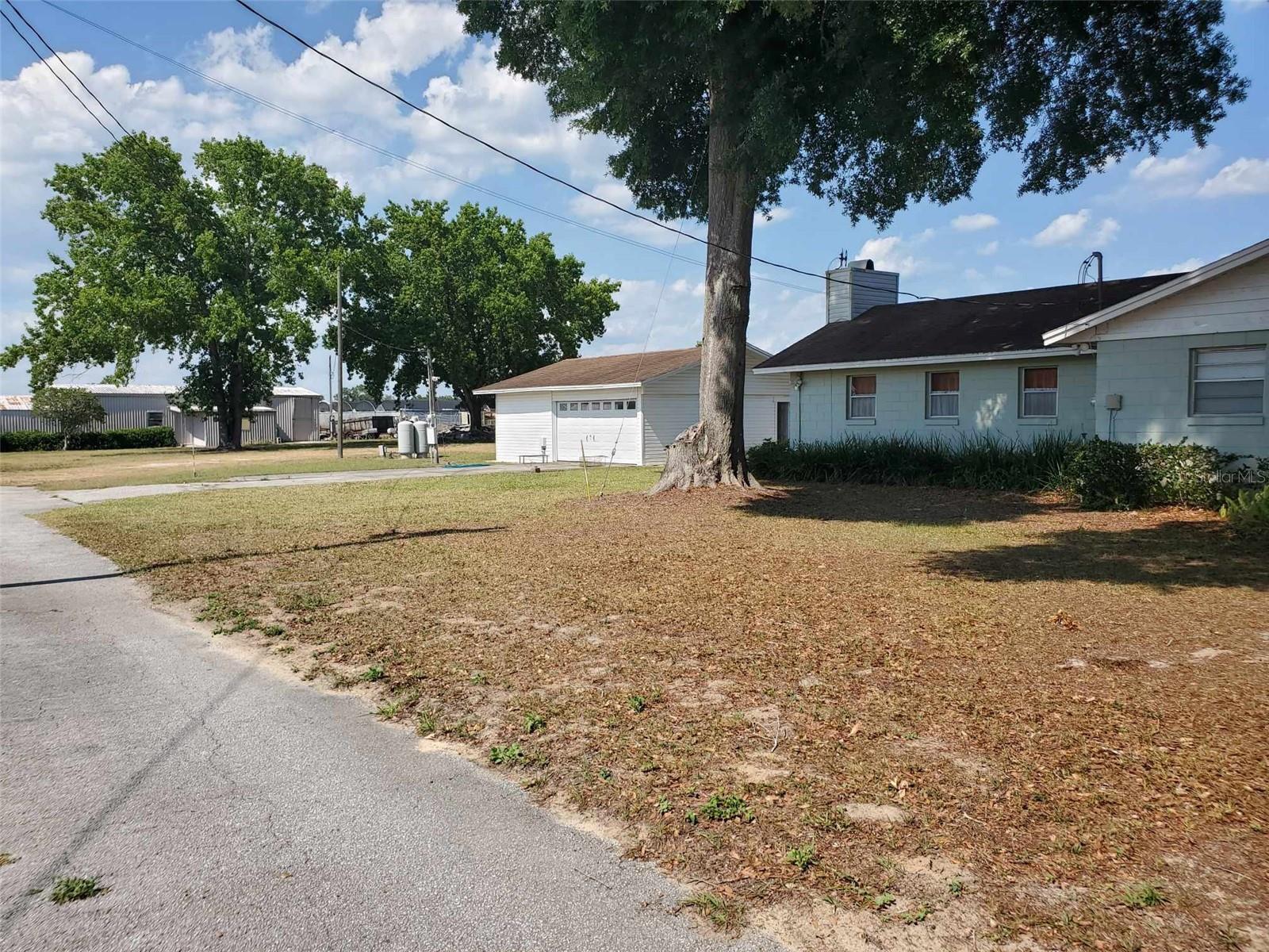 2103 W Kelly Park Rd Property Photo 15