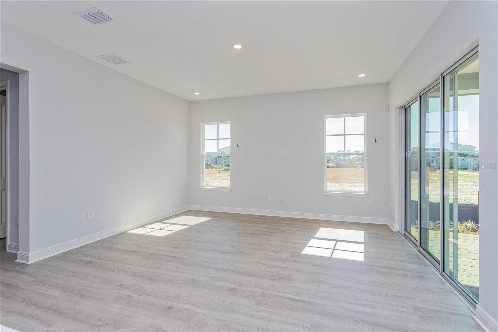 10125 Gobat Aly Property Photo 7