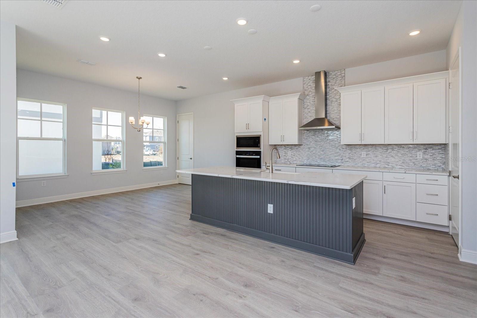 10125 Gobat Aly Property Photo 8