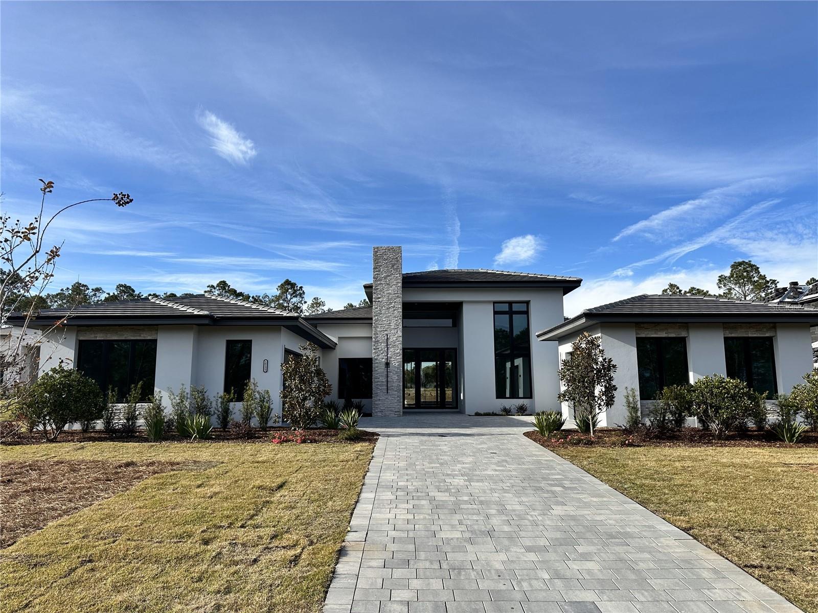 16122 Pendio Dr Property Photo 2