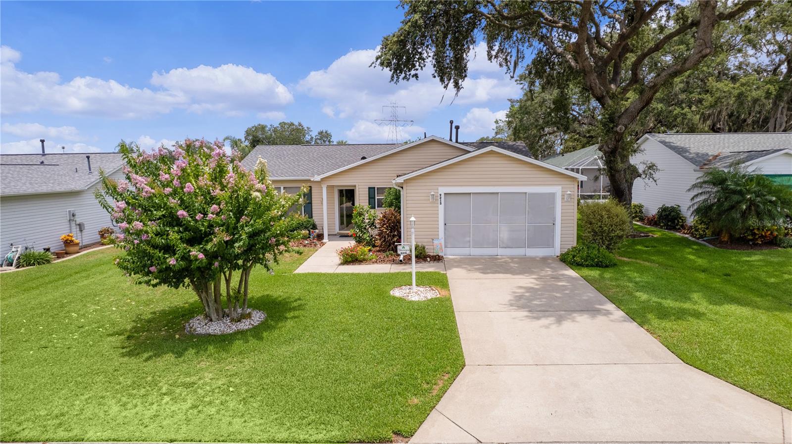 9215 Se 177th Simons Ln Property Photo 1
