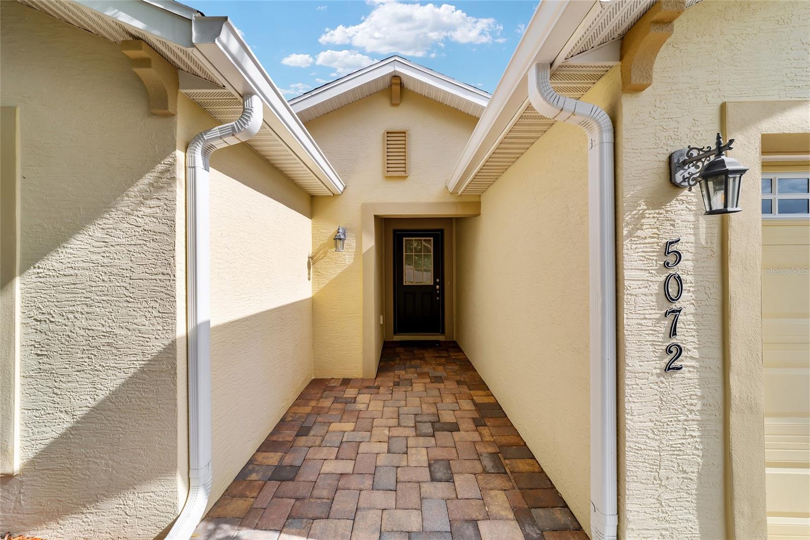 5072 Neptune Cir Property Photo 5