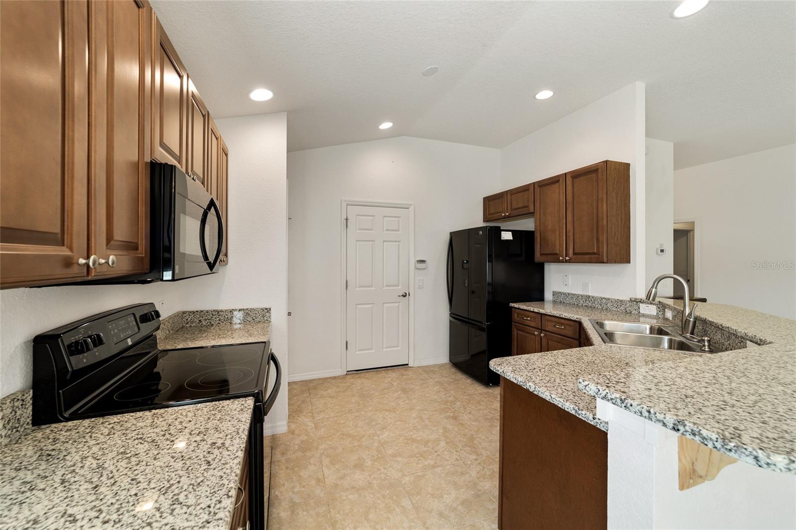 5072 Neptune Cir Property Photo 11
