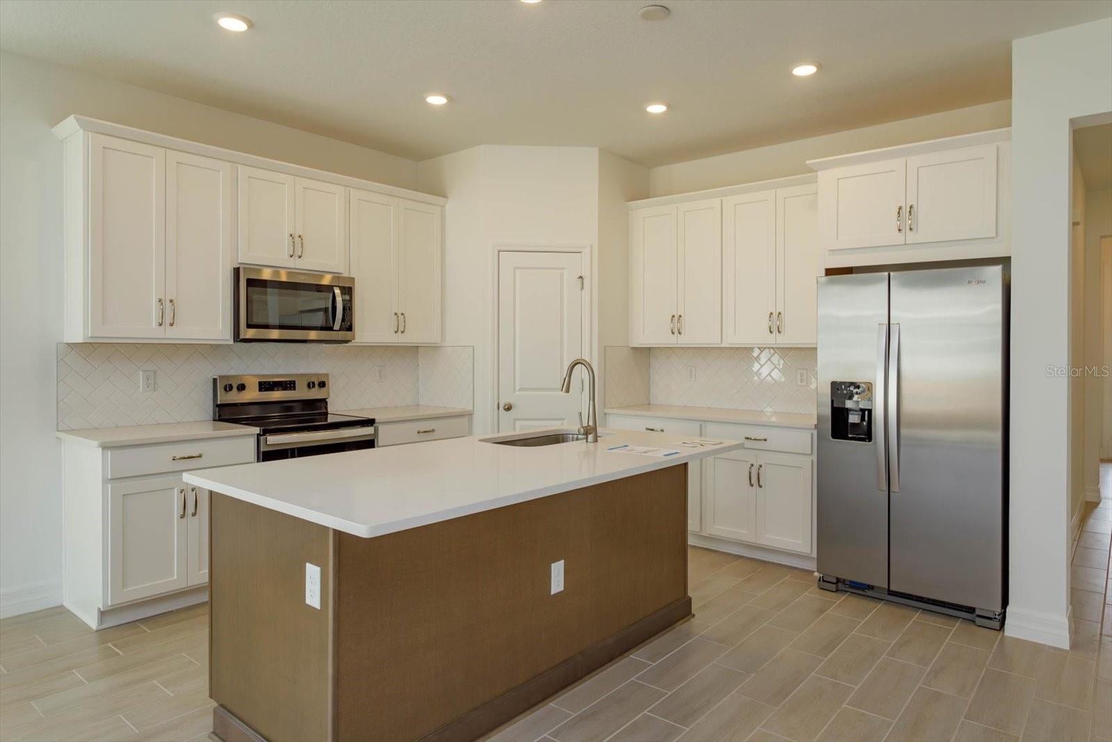 5807 Wallis Ln Property Photo 7