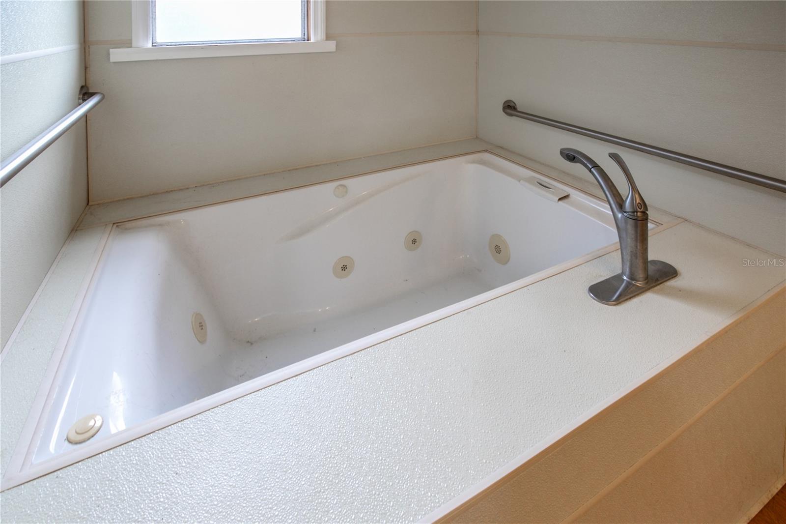 10419 Watts Ave Property Photo 13