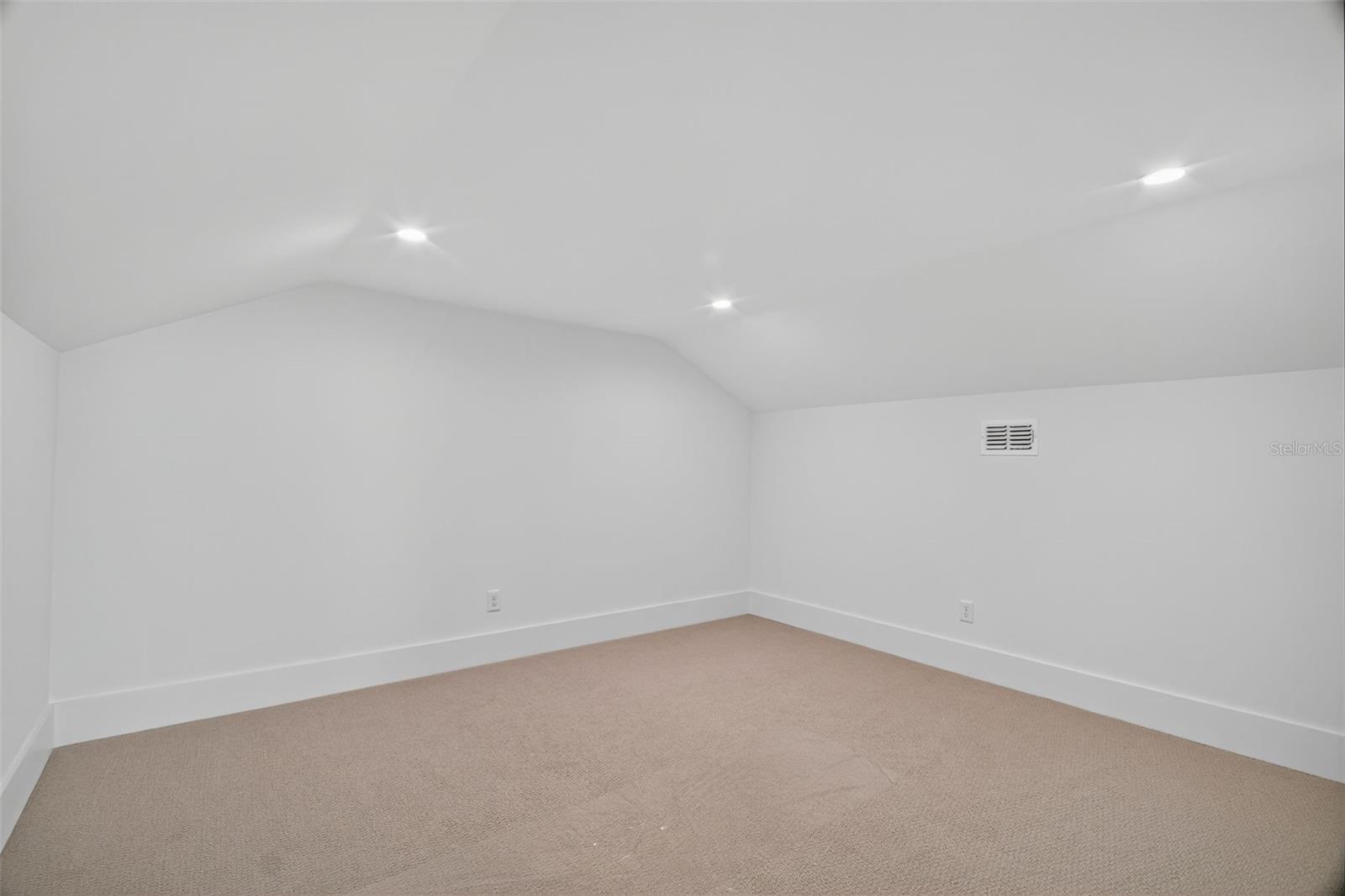 576 Casey Loop Property Photo 31