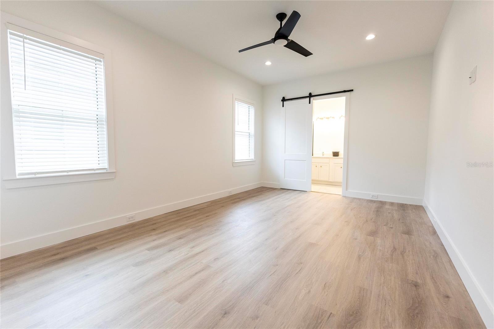 10619 Grand Oaks Blvd Property Photo 3
