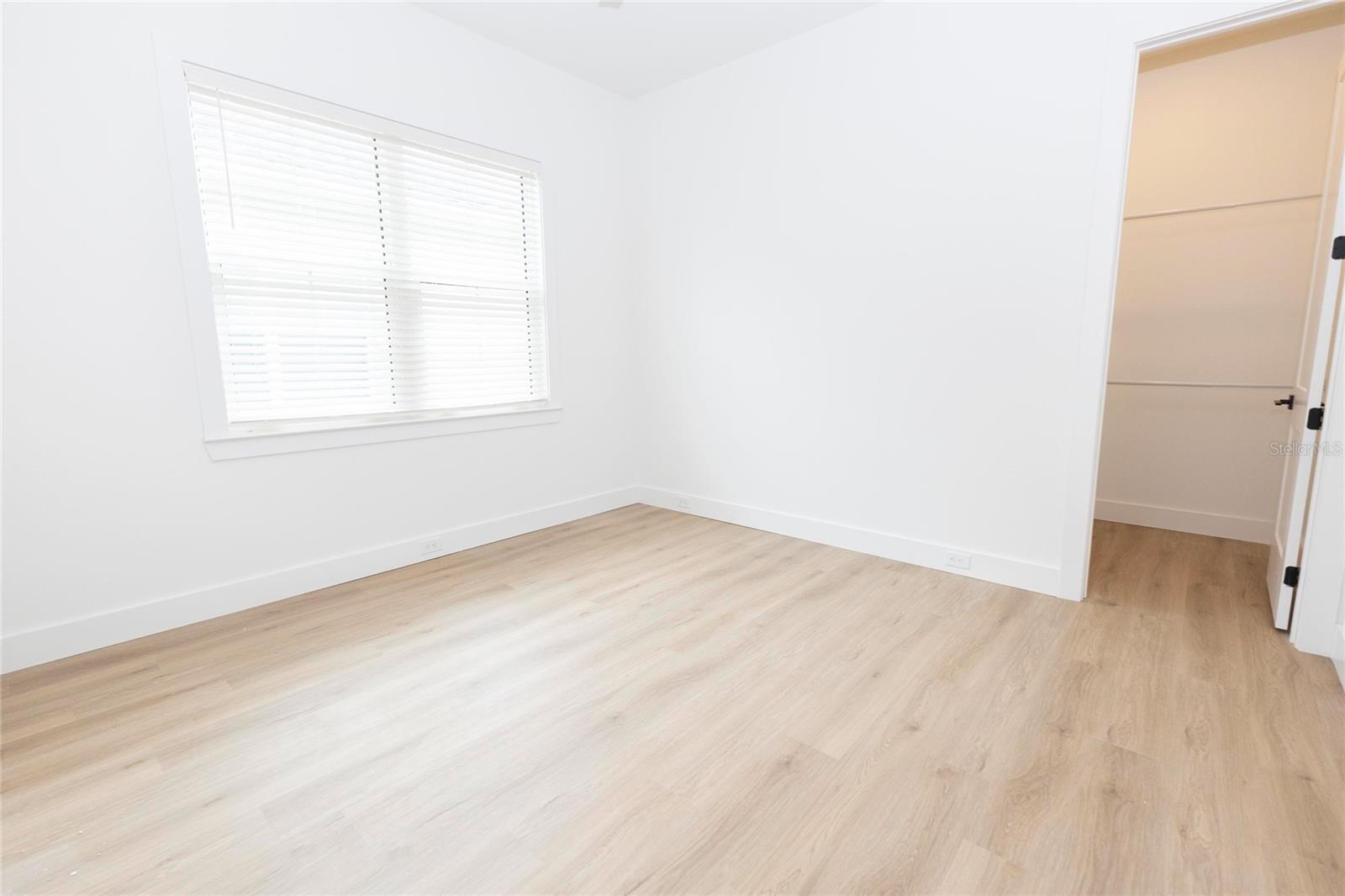 10619 Grand Oaks Blvd Property Photo 16