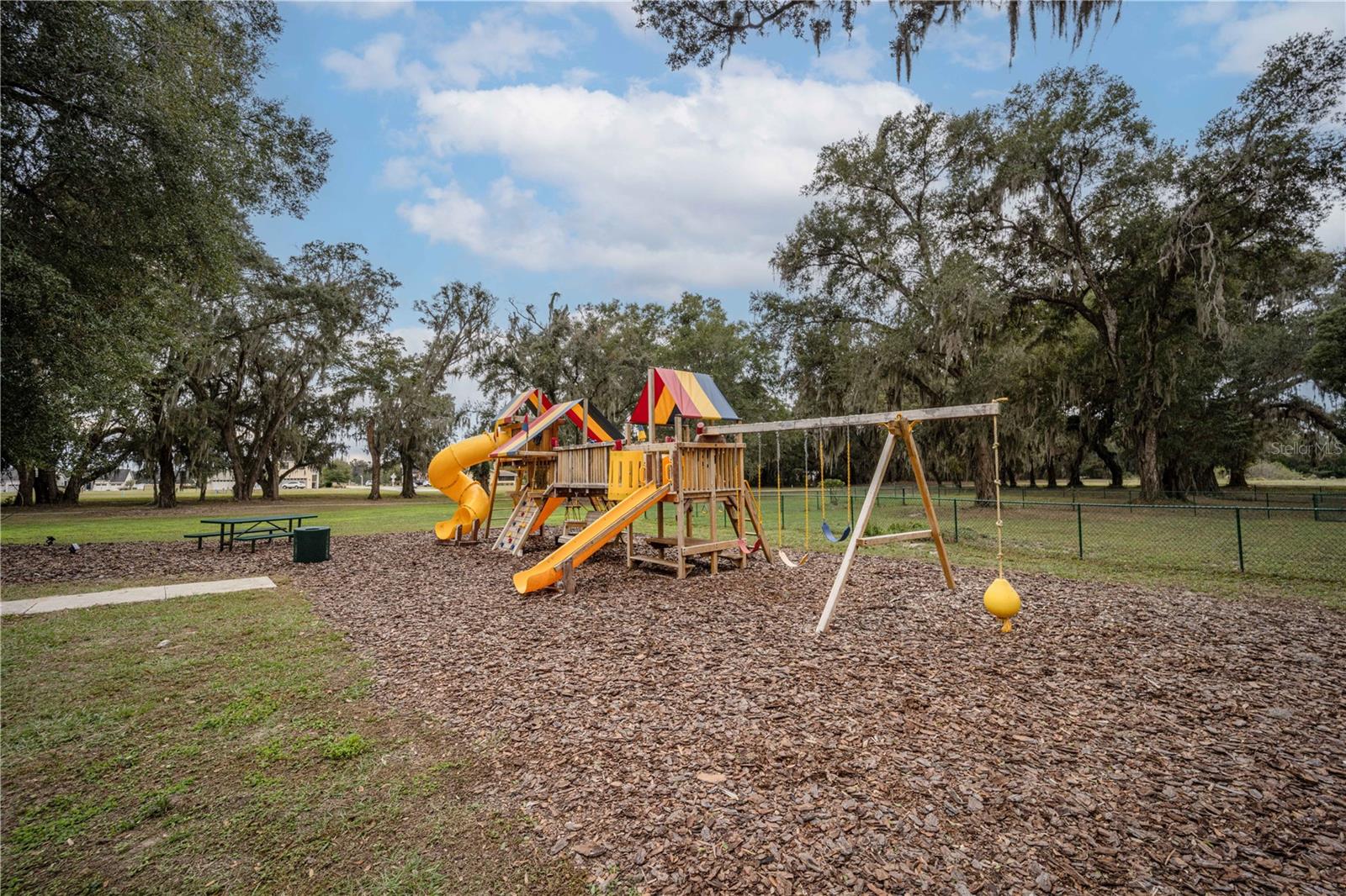 10619 Grand Oaks Blvd Property Photo 42