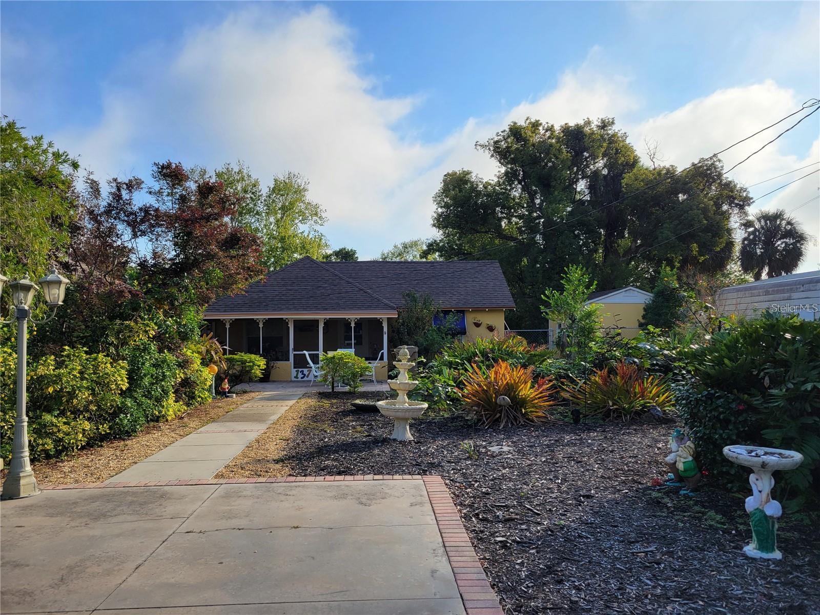 1370 GREENWAY DR Property Photo 1