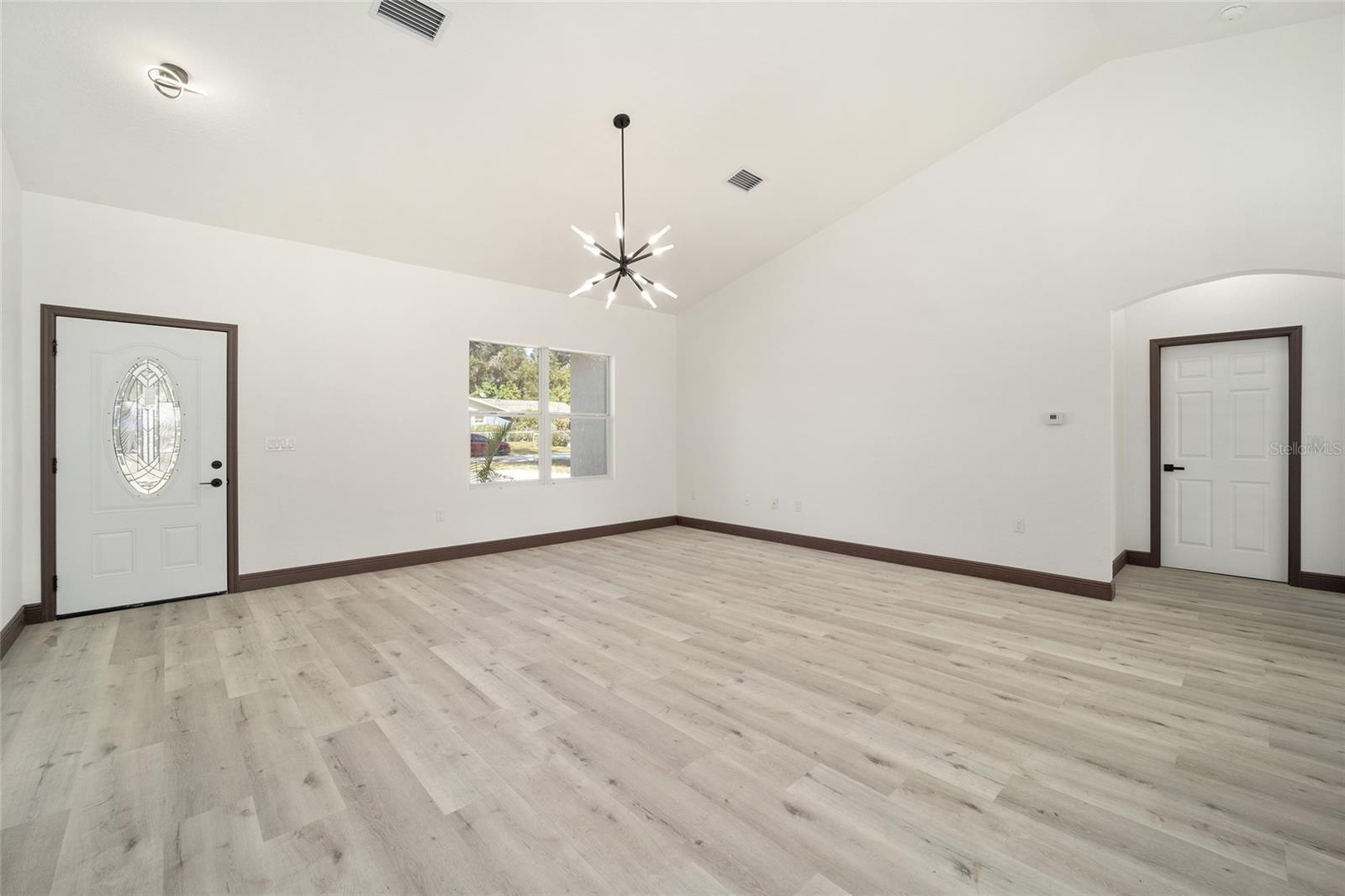 3611 Se 132nd Pl Property Photo 8