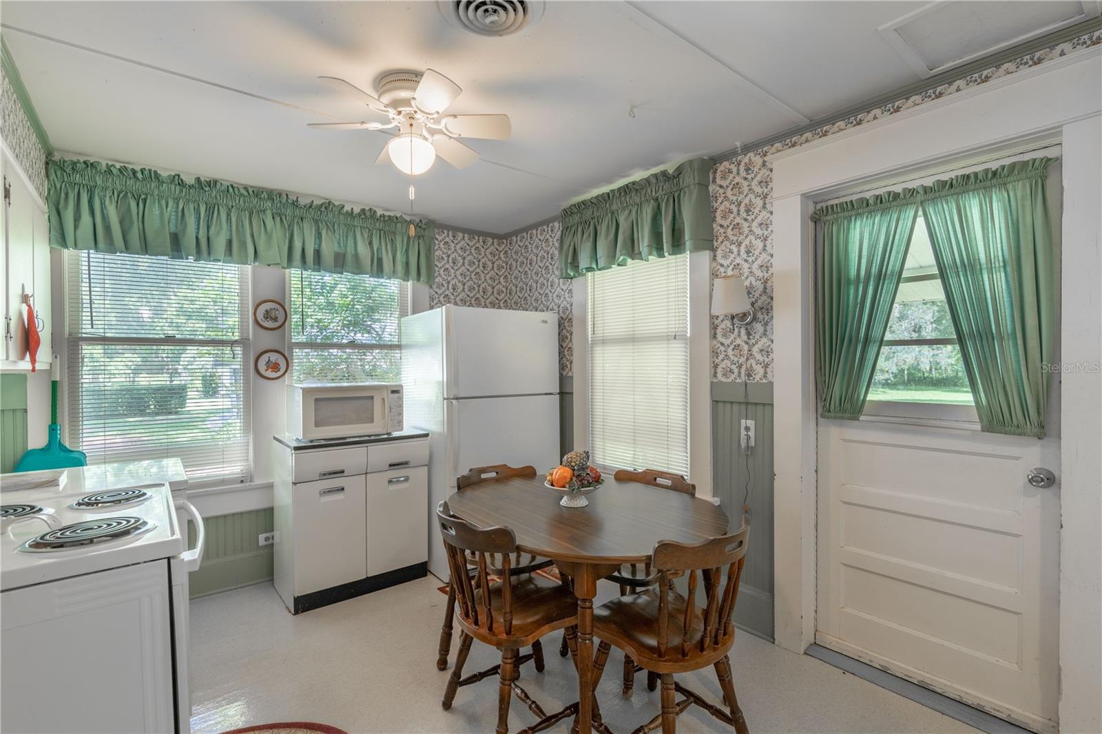 3778 E C-466 Rd Property Photo 27