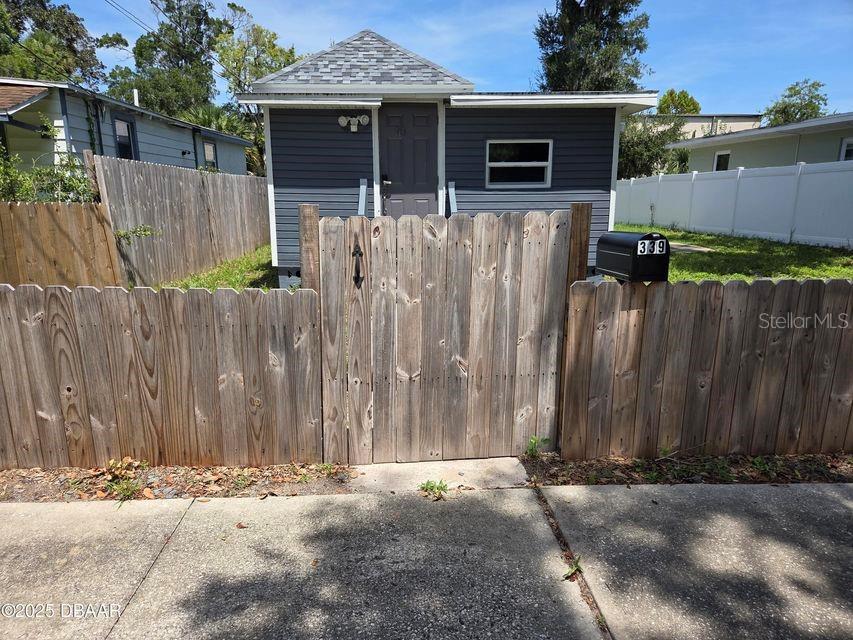 339 Maple St Property Photo 4