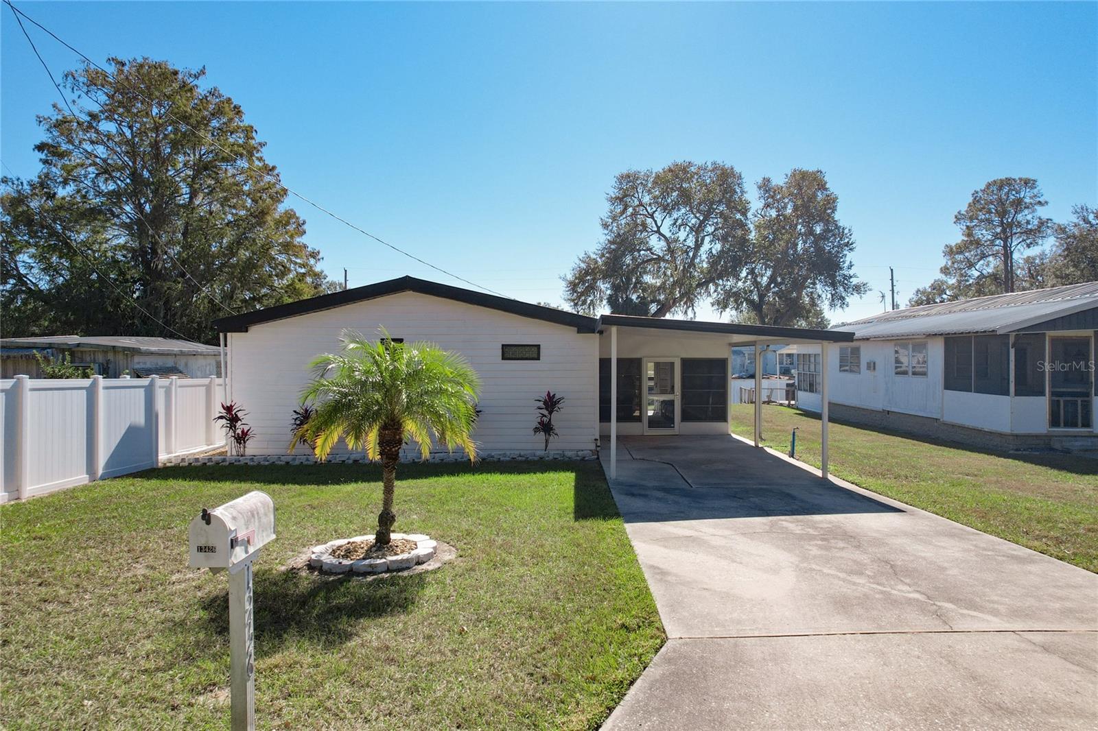 13426 Palm Dr Property Photo 1