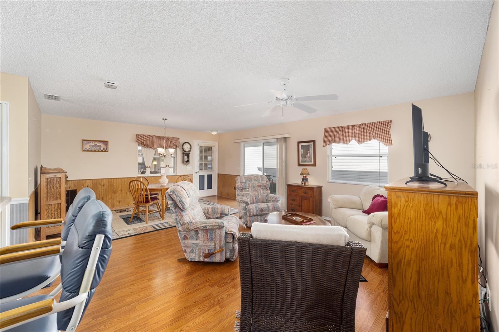 2907 Barboza Dr Property Photo 16