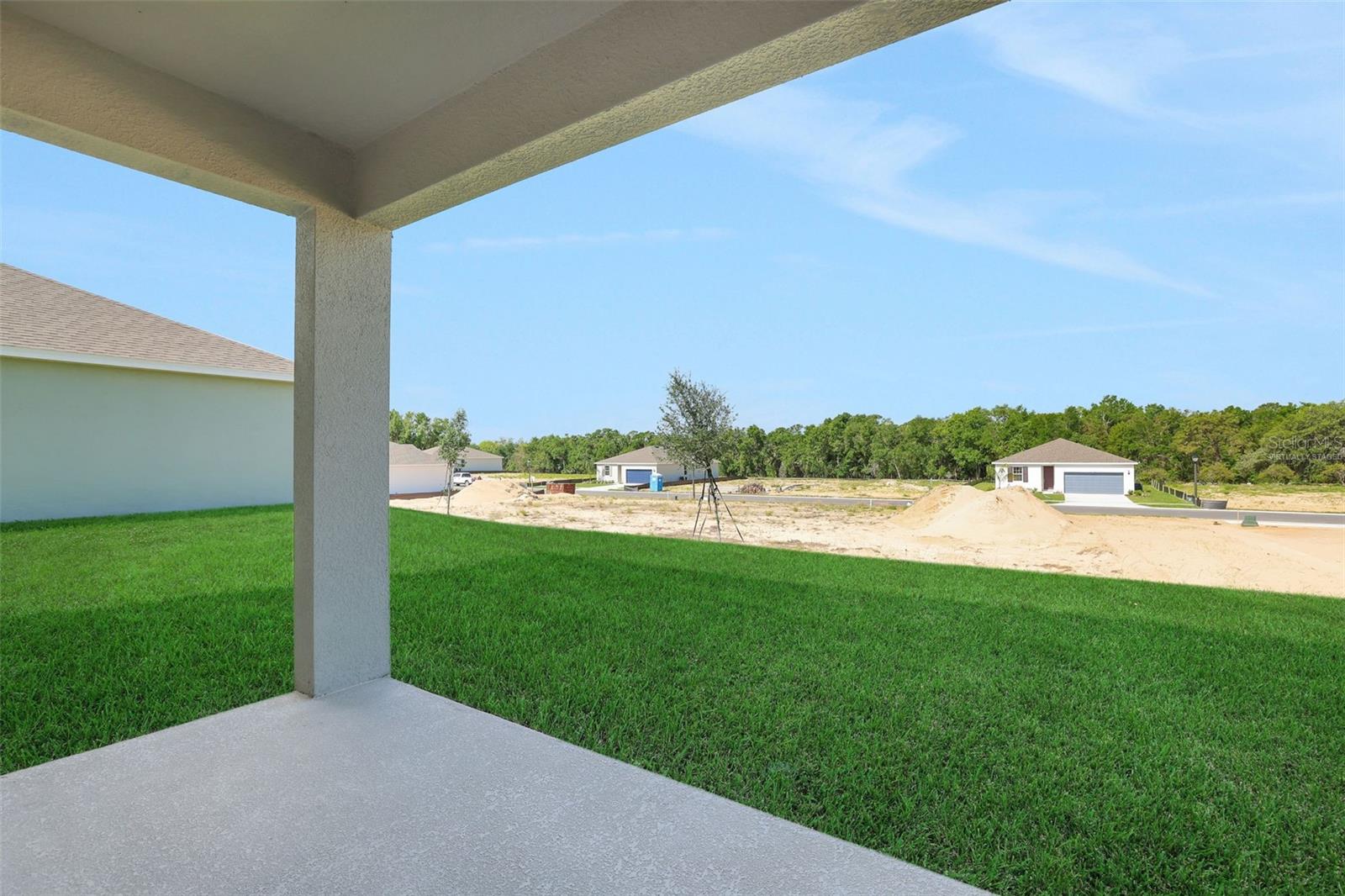 2833 Supermarine Rd Property Photo 4