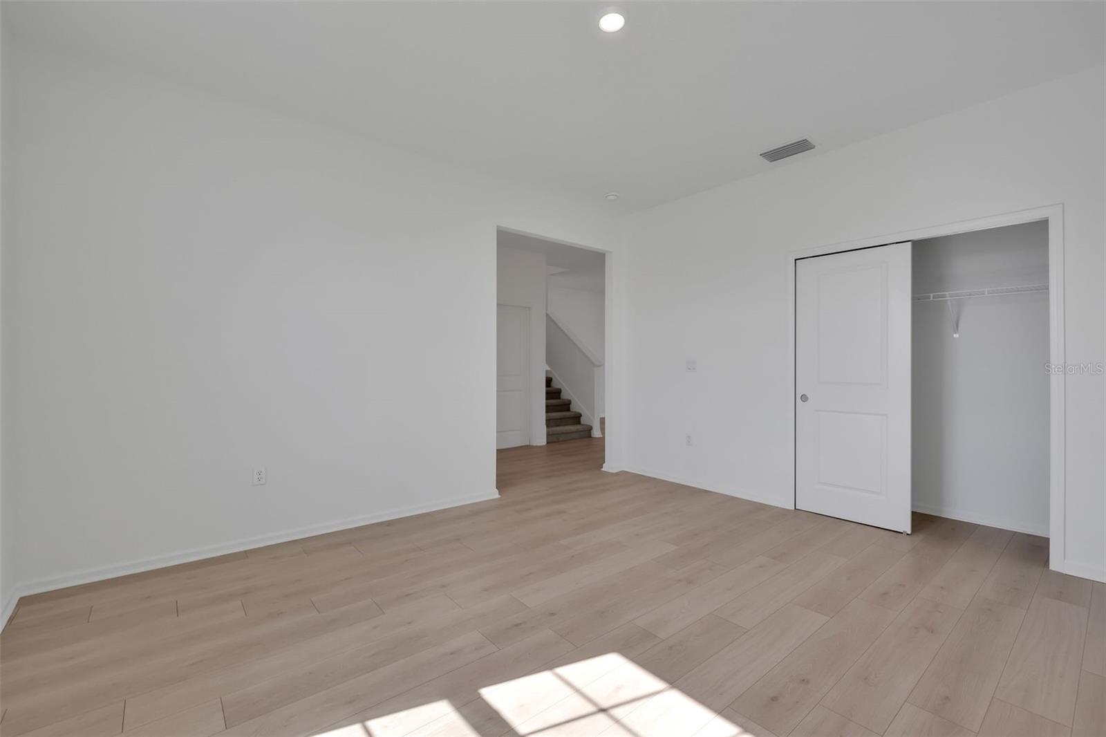 2833 Supermarine Rd Property Photo 16