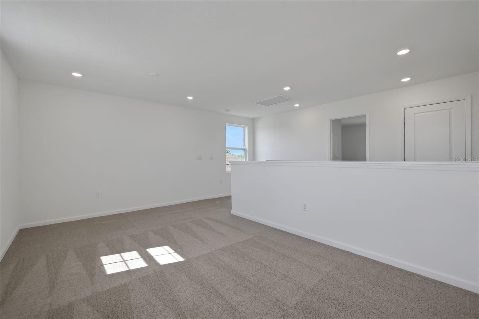 2833 Supermarine Rd Property Photo 18