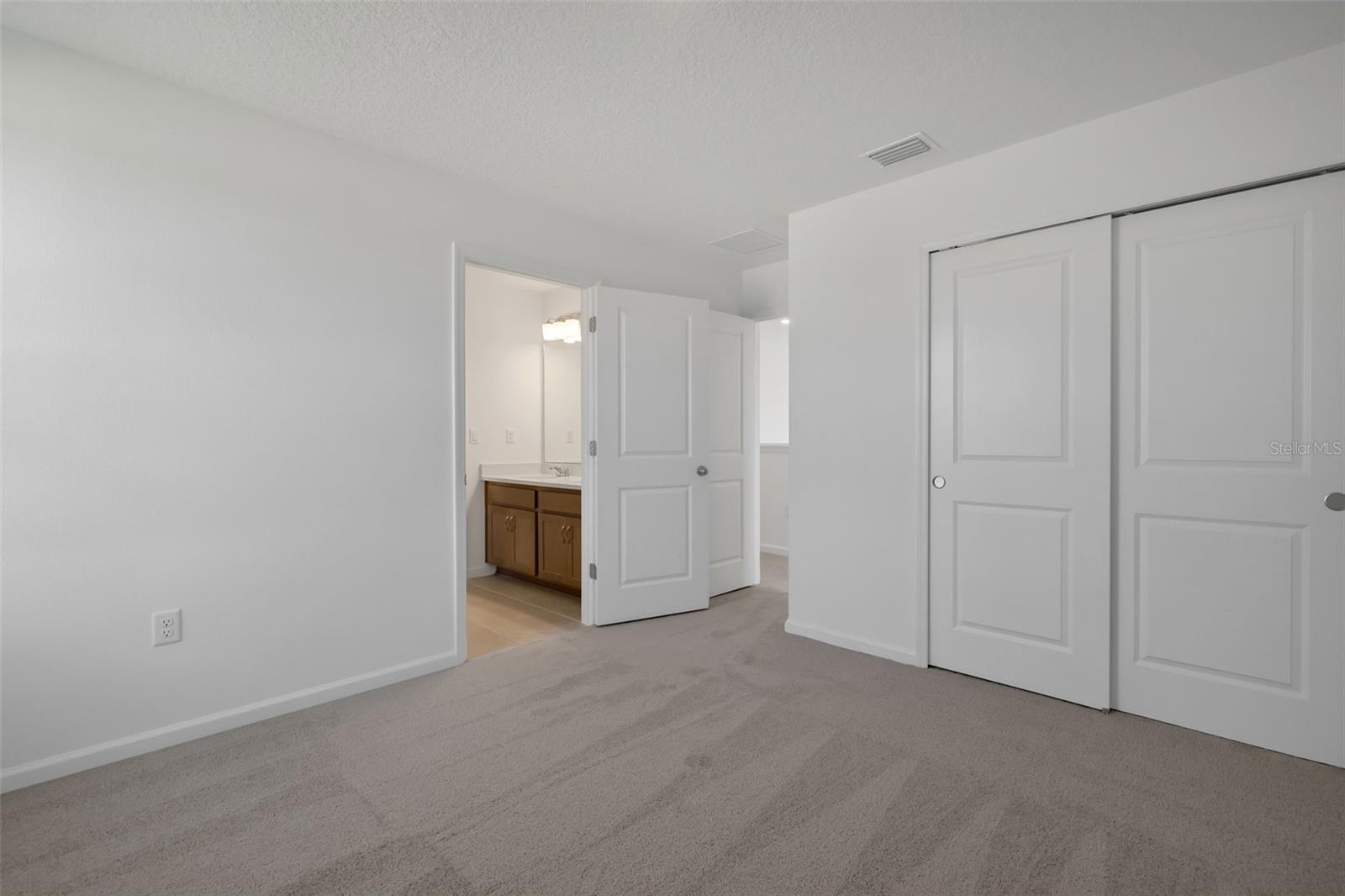 2833 Supermarine Rd Property Photo 20