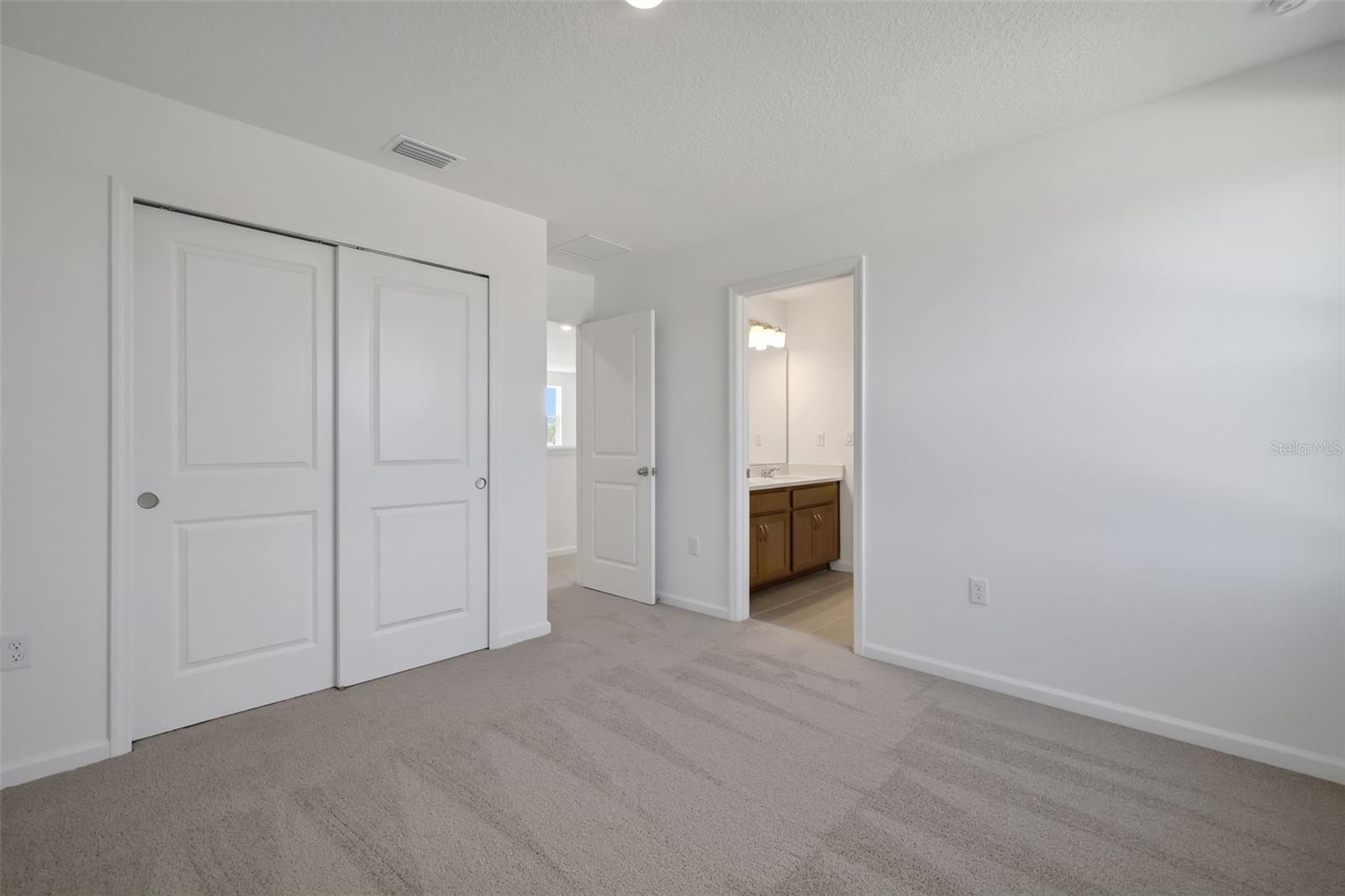 2833 Supermarine Rd Property Photo 21