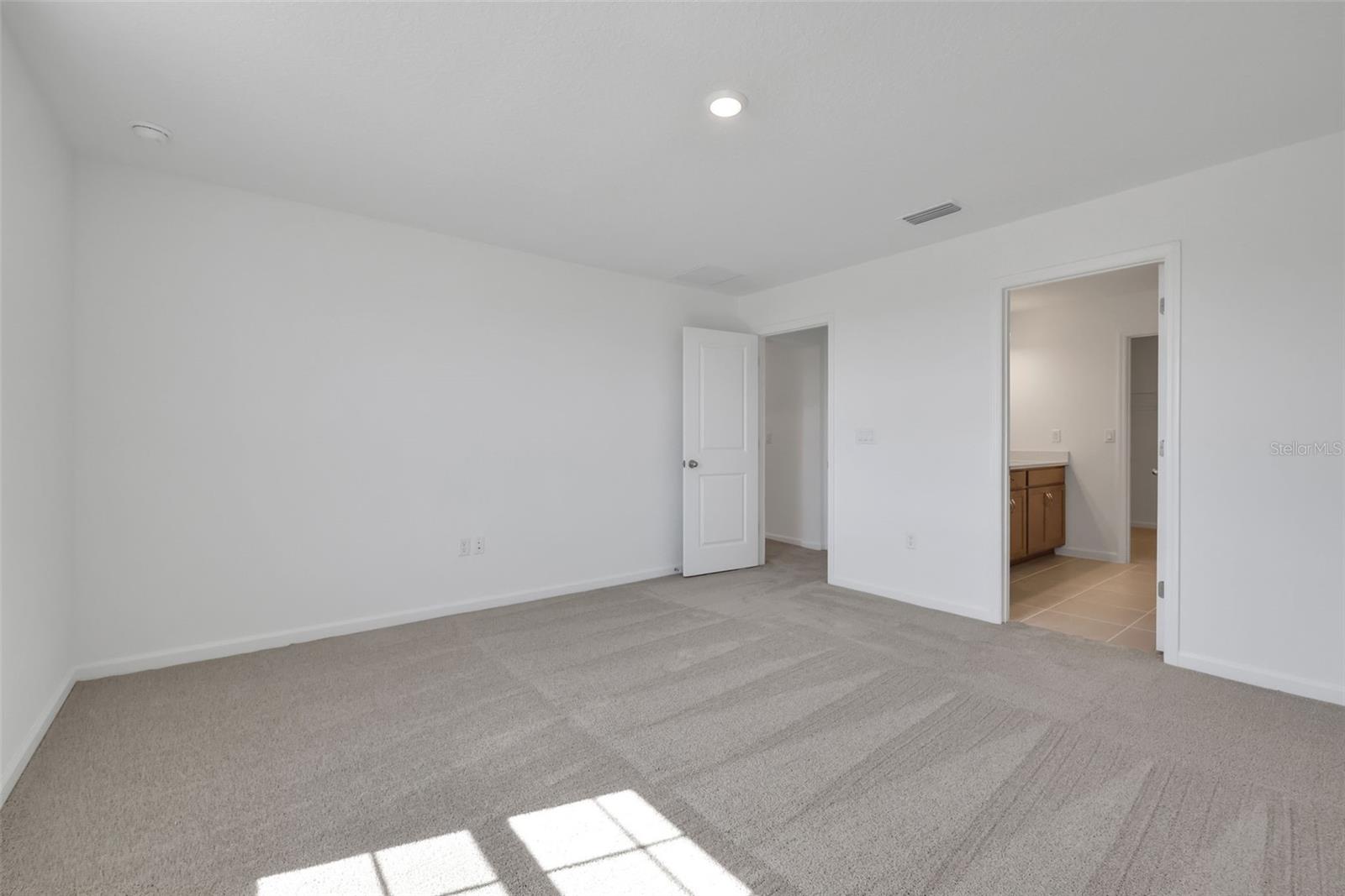 2833 Supermarine Rd Property Photo 22