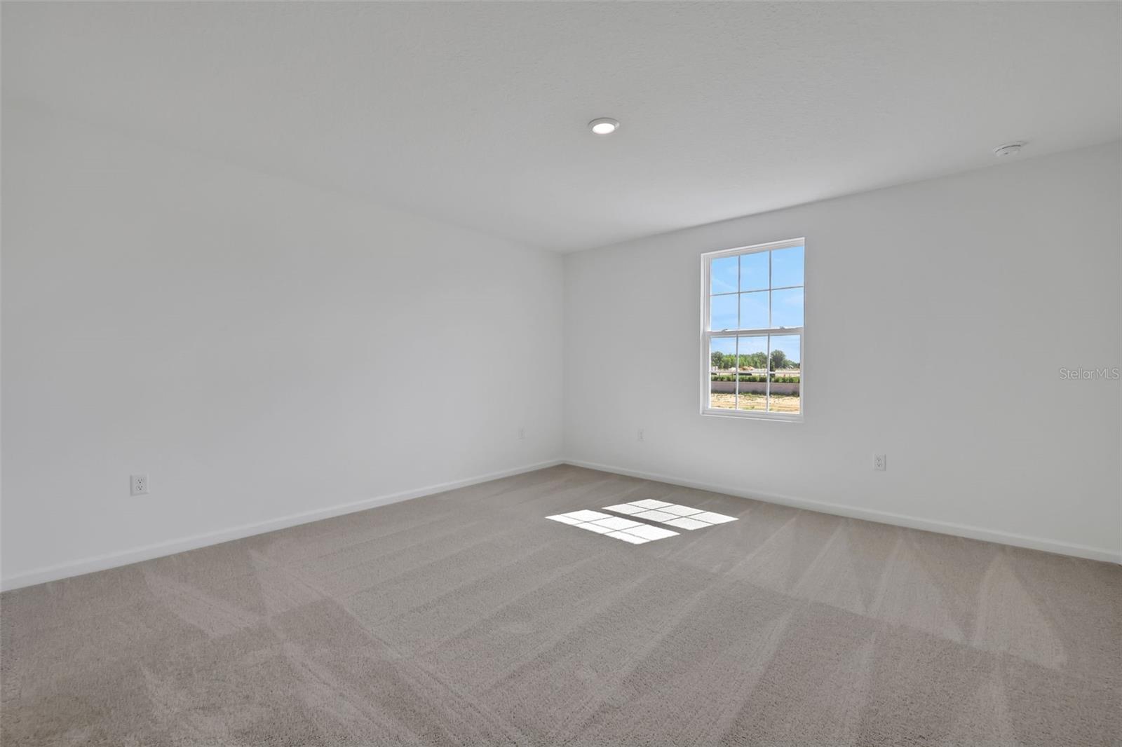 2833 Supermarine Rd Property Photo 28