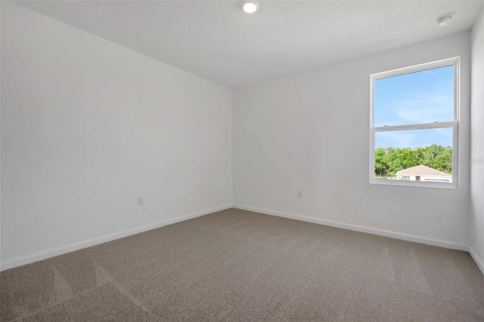 2833 Supermarine Rd Property Photo 30
