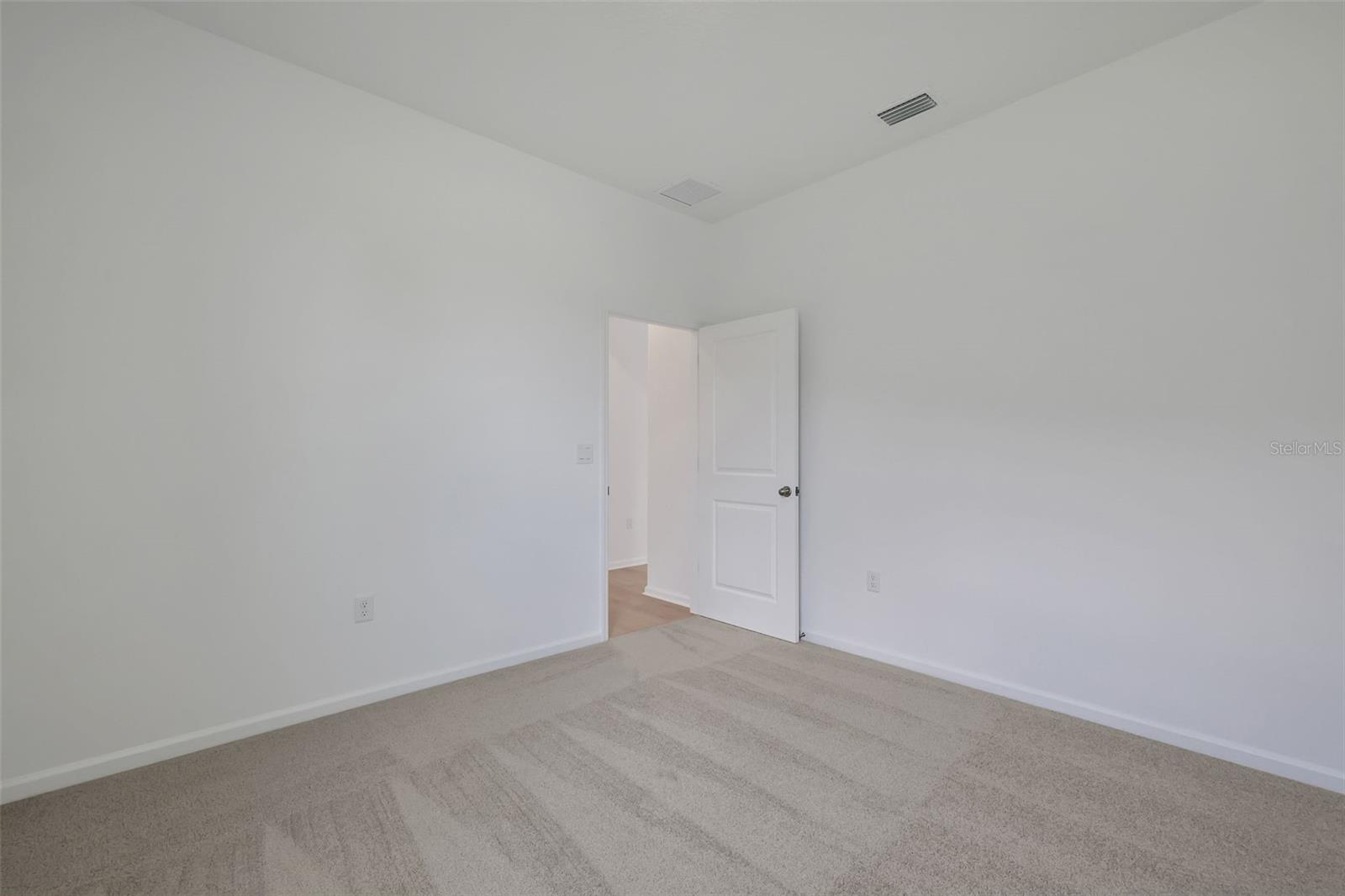 2833 Supermarine Rd Property Photo 31