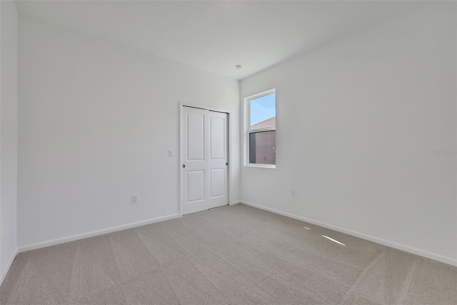 2833 Supermarine Rd Property Photo 32