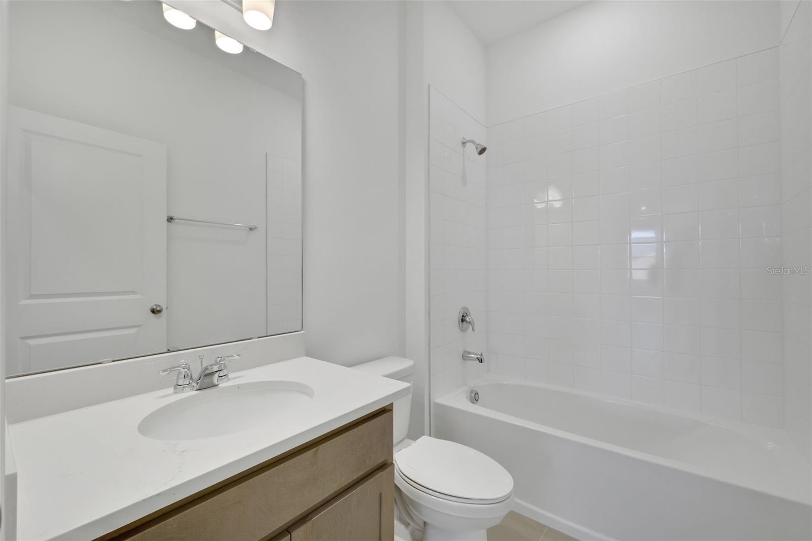 2833 Supermarine Rd Property Photo 33