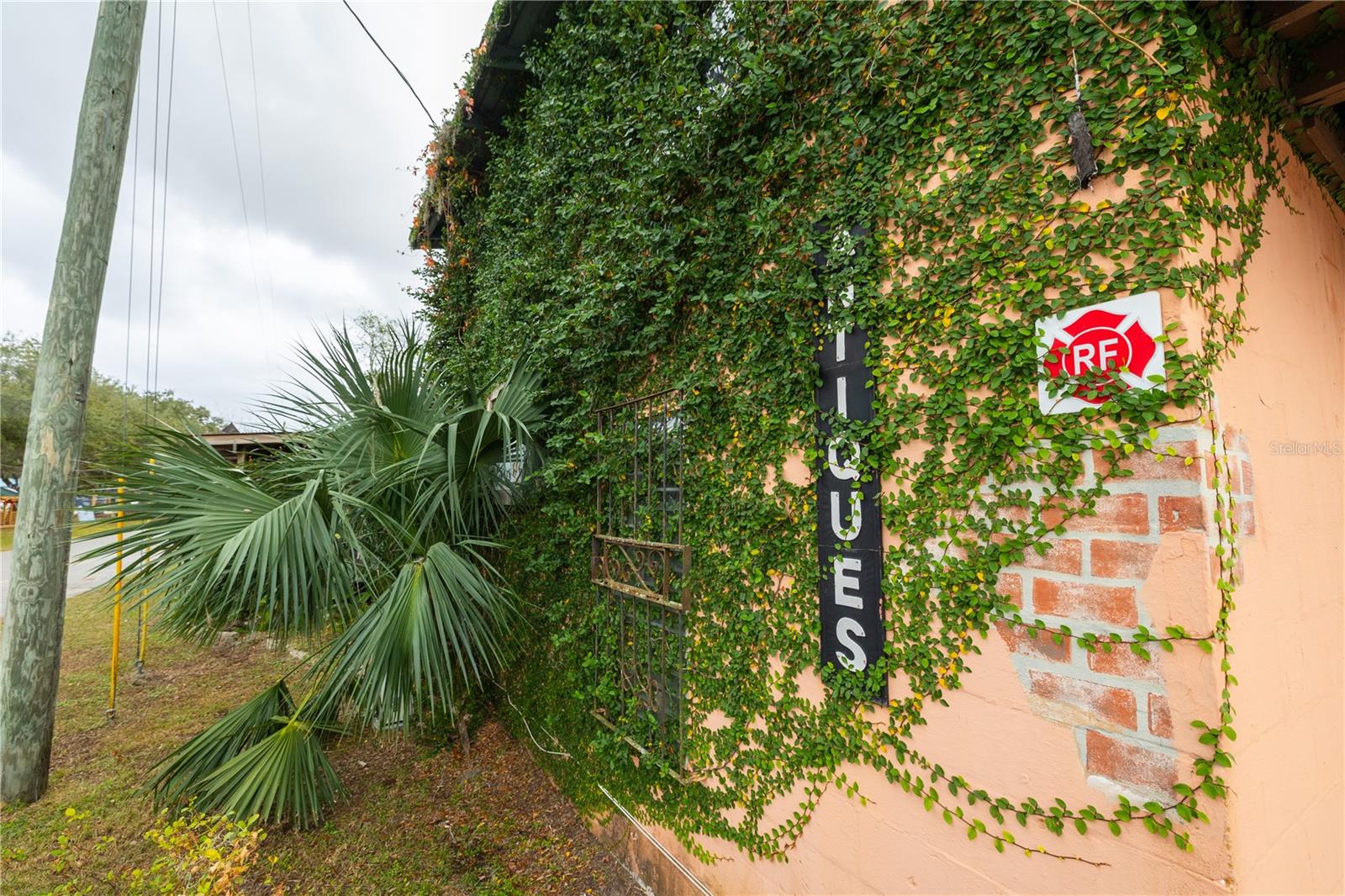 15 S Market Blvd Property Photo 11