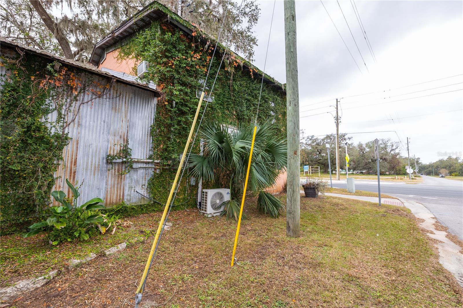 15 S Market Blvd Property Photo 14
