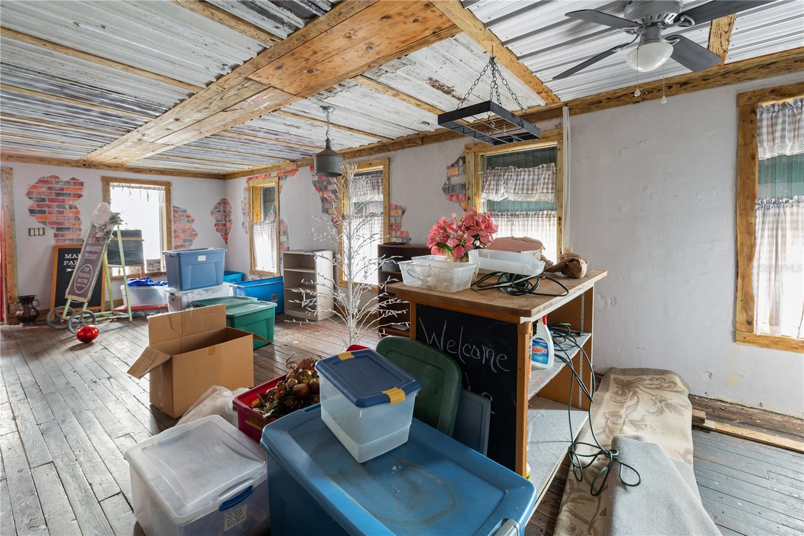 15 S Market Blvd Property Photo 61