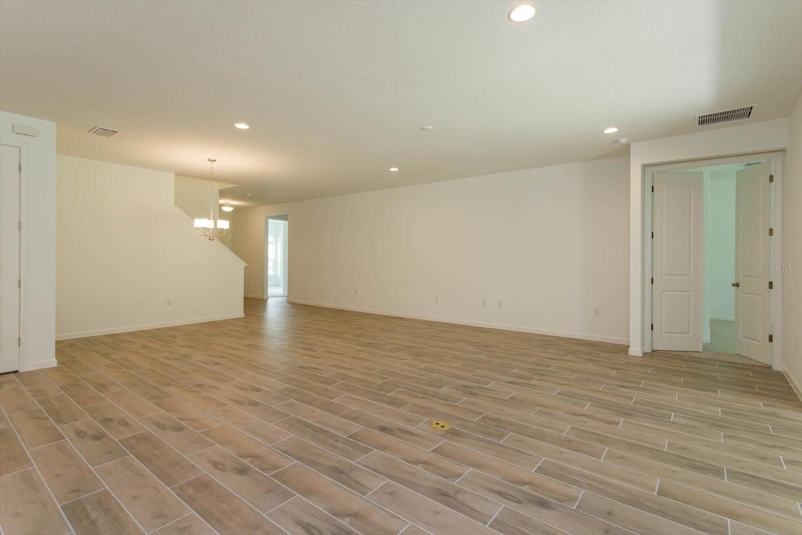 2137 Sunshine Peak Dr Property Photo 8
