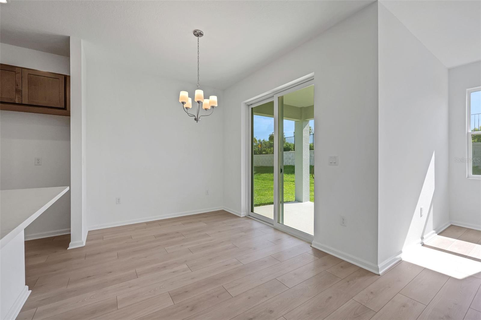 2848 Supermarine Rd Property Photo 11