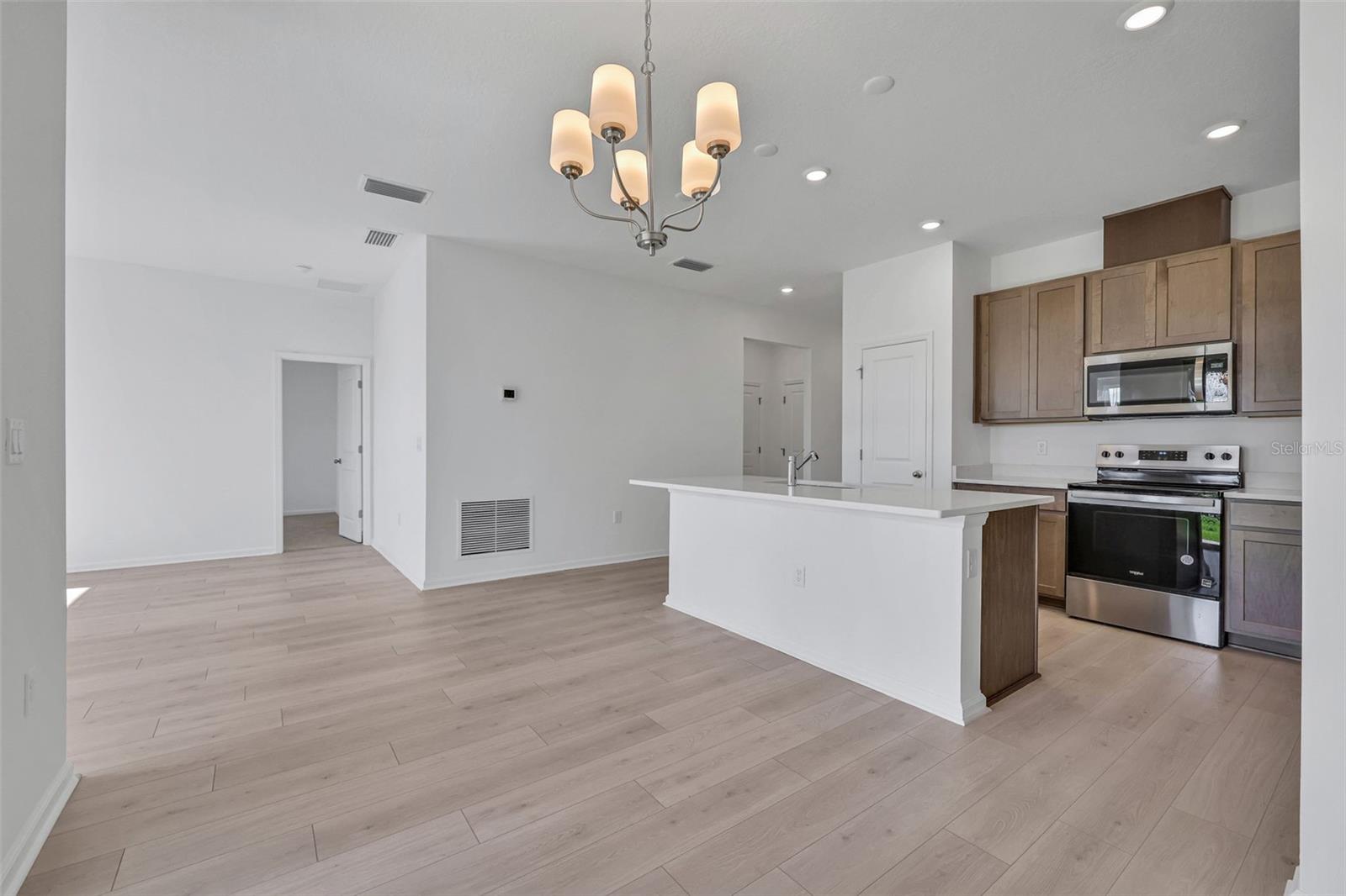 2848 Supermarine Rd Property Photo 12
