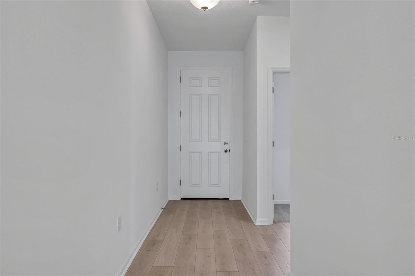 2848 Supermarine Rd Property Photo 20