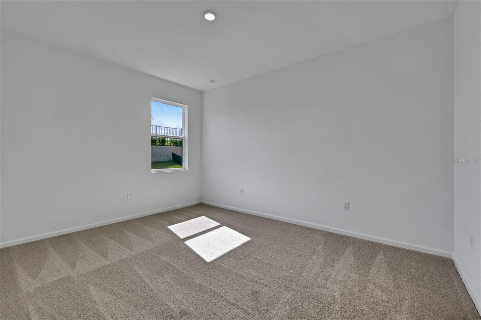 2848 Supermarine Rd Property Photo 25