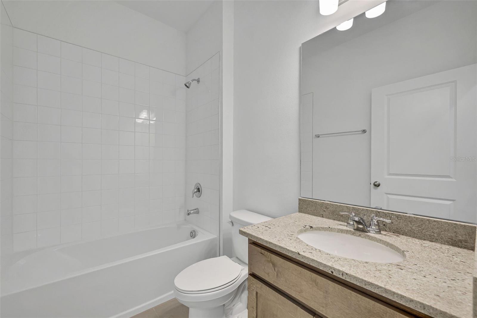 2848 Supermarine Rd Property Photo 27