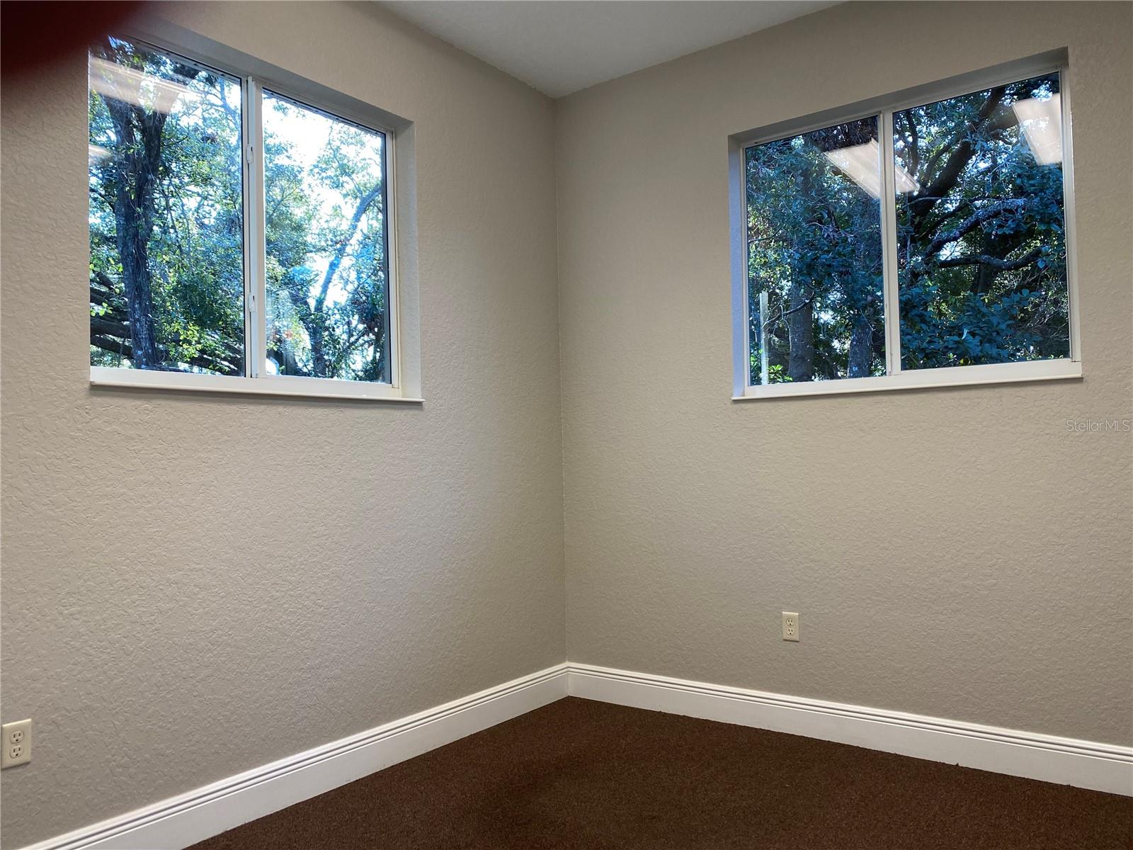 1213 W Miller St Property Photo 6